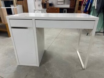 Bílý psací stůl – 350 Kč