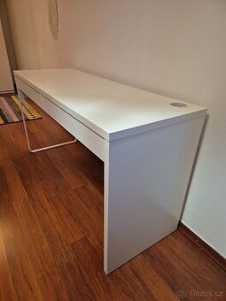 IKEA psací stůl MICKE