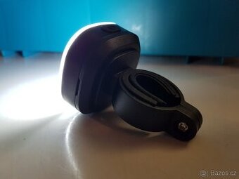 Nabíjecí svítilna na kolo barva bílá - červená volitelná