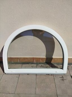 Oblouk - plastové okno pevné