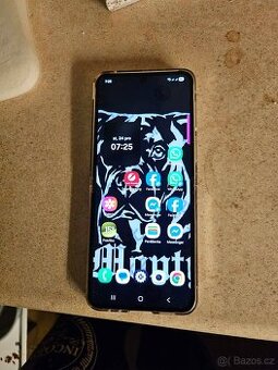 Z flip 5 s krabice bez záruky a nabíječky