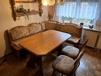 Rohová lavice, jídelní stůl a 2 židle - masivní