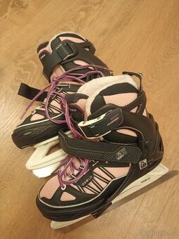 DÍVČÍ LEDNÍ BRUSLE FIT 500  EU 32-35