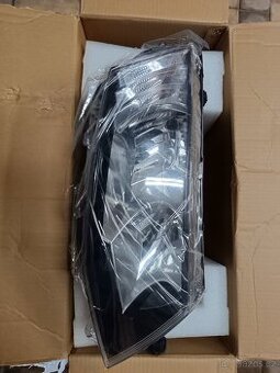 Škoda Octavia III. (před faceliftem) - pravé přední světlo