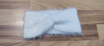 Zimní čelenka, sněhově bílá