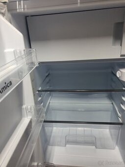lednička Amica, 87cm, i vestavná, energie A++