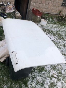 Zadní kapota škoda 100