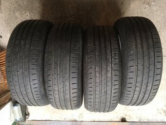 205/55R16 vredestein