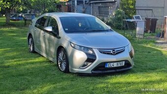 Opel Ampera 2014 – plug-in hybrid s plnou výbavou