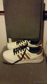 Prodám úplně nové botasky ADIDAS v.40