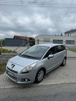 PEUGEOT 5008 1.6HDi 7 MÍST AUTOMAT