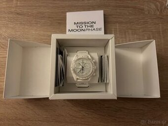 Swatch x Omega White Snoopy Mission to the MoonPhase