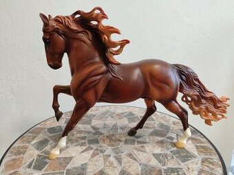 Kůň Breyer Caliente