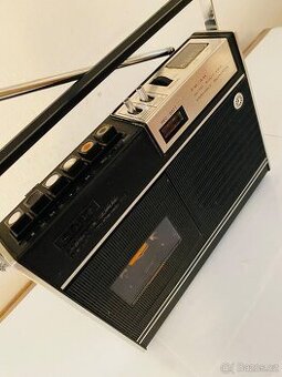 Radiomagnetofon Sony CF 150, 70.léta
