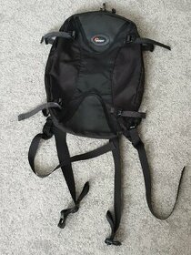Prodám lehký batoh Lowepro - 1