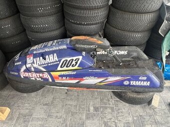 Skútr Yamaha 700 - 1