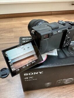 Sony Alpha A7C + 2 objektivy + příslušenství