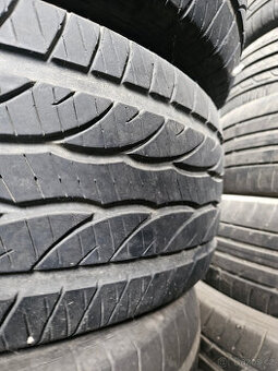 235/60r17 106H Dunlop