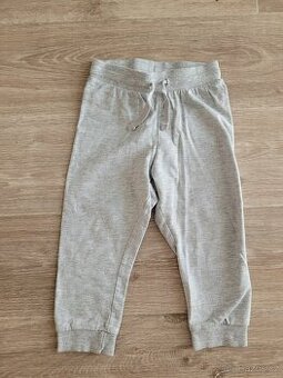 Pěkné tepláky vel.92 Zn.H@M