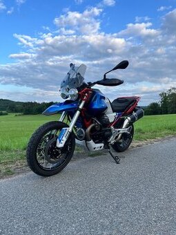 Moto Guzzi V85 TT 2023 po servisu, stále v záruce
