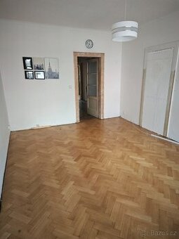 Dveře, parkety, prkna