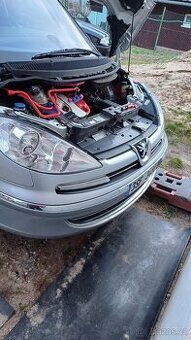 Peugeot 807