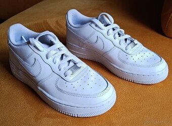Tenisky značky NIKE AIR FORCE 1