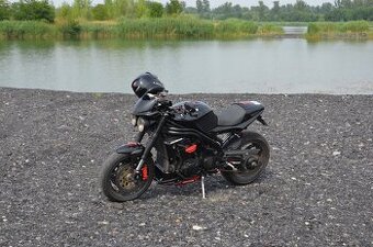 Triumph Speed Triple 1050