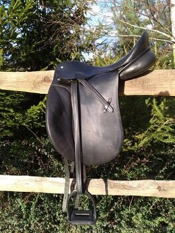 Drezurní sedlo Passier Corona, posedlí 17