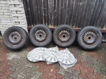 Zimní pneu 215/60/16