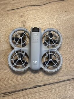 DJI Neo dron