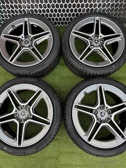 NOVÁ ZIMNÍ SADA MERCEDES CLS 245/40 R19 PIRElLI ORIGINÁL