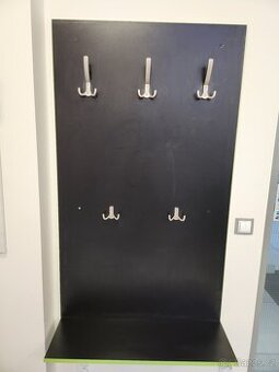 Nástěnný věšák