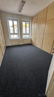 Pronájem kanceláře 20 m2 v centru Pardubic - Jana Palacha
