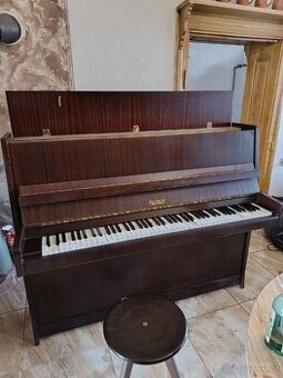 Luxusní pianino PETROF (r.v. 1990)