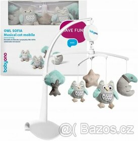 Dětský kolotoč nad postýlku