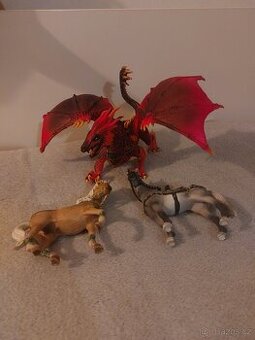 Schleich koně a drak