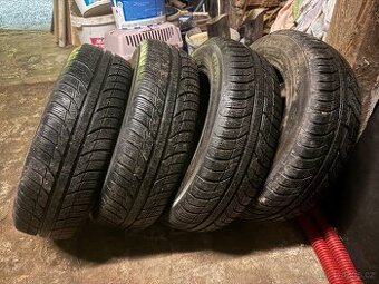 Zimní pneu Toyo Snowprox 165/70 R14
