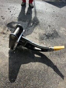 Rozrývací trn/ ripper