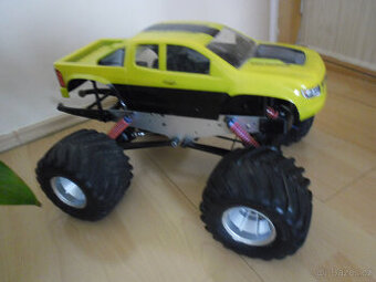 Kyosho Mad Force 1/8-spalovaci motor