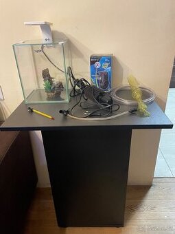 nano akvárko + skříň Juwel - cena celkem