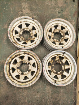 Ocelové disky Mangels Triangular R15 6J 5x139,7