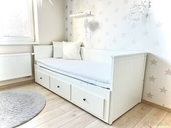 IKEA HEMNES rozkládací postel + MATRACE ZDARMA