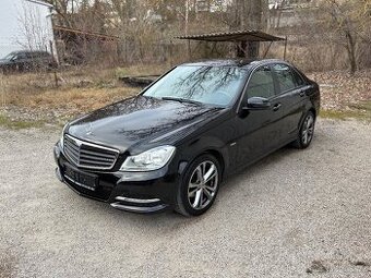 Mercedes-Benz Třídy C 180 115 kW NEHAV. SERVISKA PĚKNÉ 