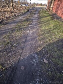 Hlina s kamenim za odvoz