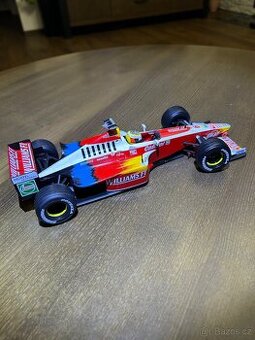 Williams FW 21 Hotwheels 1:18