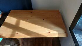 dřevěný jídelní set s rohovou lavicí, stůl, židle