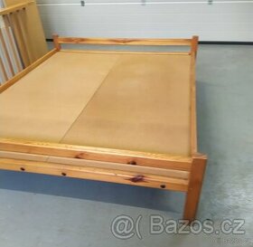 Manželská postel - dřevěná 160 x 200