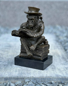 Bronzová socha soška - Opice s knihou Steampunk dekor