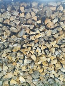 Štípané palivové dřevo